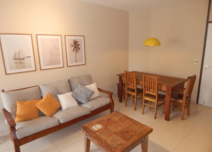 Aconchegante de 3 Quartos com Varanda, Ar e cozinha completa - Cabo Frio
